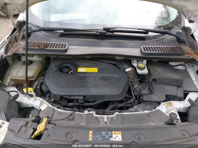 1FMCU0GX9GUA72379 Ford ESCAPE SE