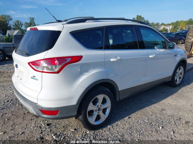1FMCU0GX9GUA72379 Ford ESCAPE SE