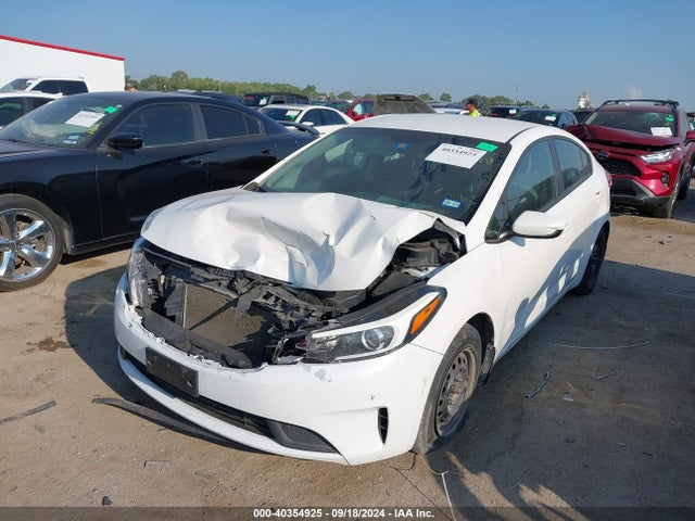 KIA FORTE LX 2017 3KPFL4A70HE014066 Image 2