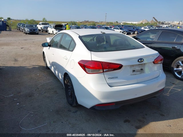 KIA FORTE LX 2017 3KPFL4A70HE014066 Image 3