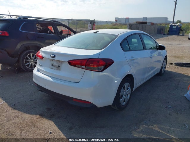 KIA FORTE LX 2017 3KPFL4A70HE014066 Image 4