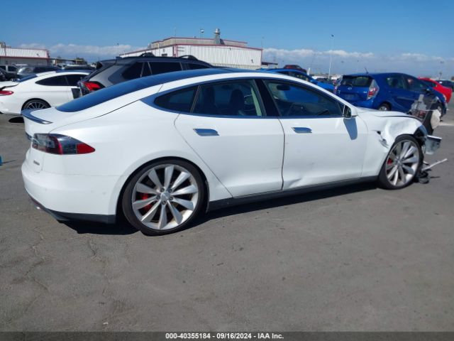 5YJSA1H2XEFP62603 Tesla Model S P85d
