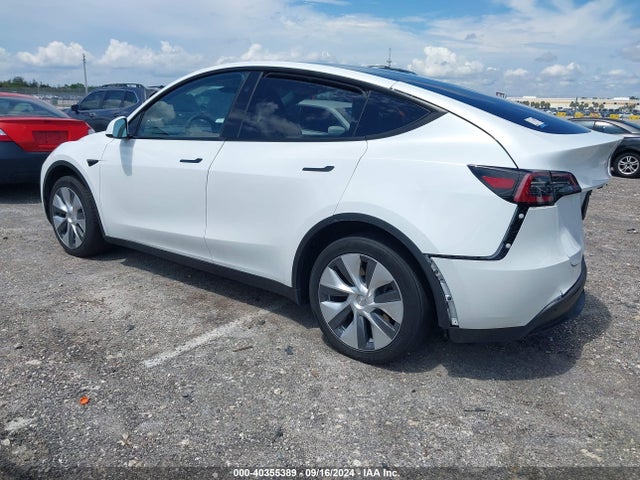 2023 TESLA MODEL Y 7SAYGDEE6PA128653 Photo 2