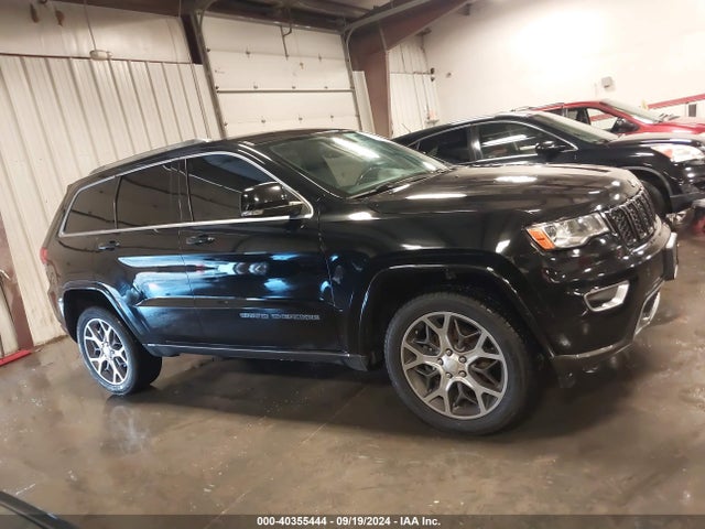 1C4RJFBG4JC234403 Jeep Grand Cherokee Sterling Edition 4x4