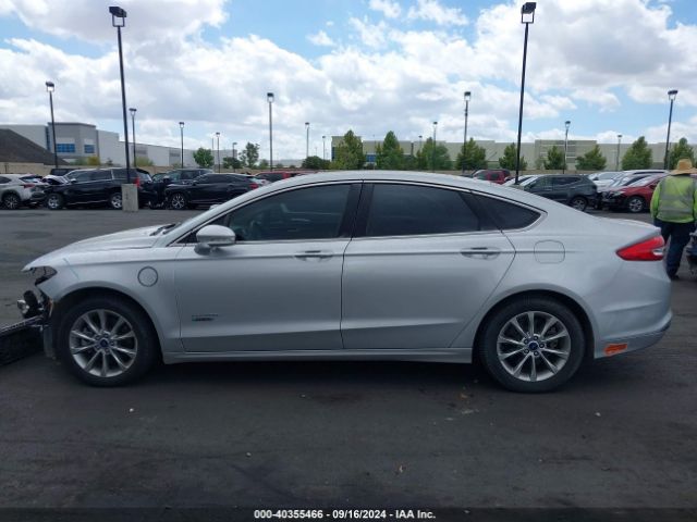 3FA6P0PU8JR127553 Ford Fusion Energi Se Luxury