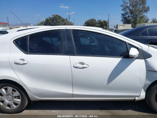 JTDKDTB38E1566060 Toyota Prius C One