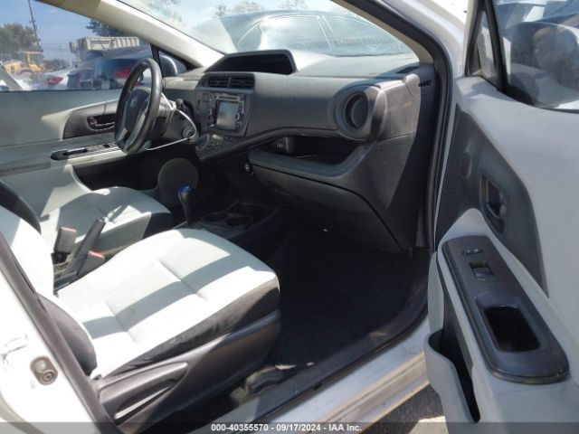 JTDKDTB38E1566060 Toyota Prius C One