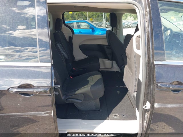 2C4RC1CG5NR172566 Chrysler Voyager Lx