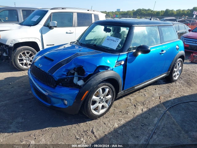2010 MINI COOPER S WMWMF7C56ATZ73042 Photo 1