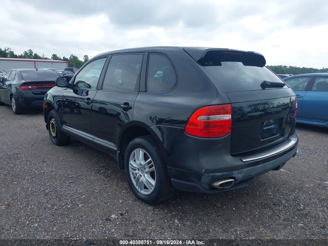 2010 PORSCHE CAYENNE WP1AA2AP2ALA12030 Photo 2