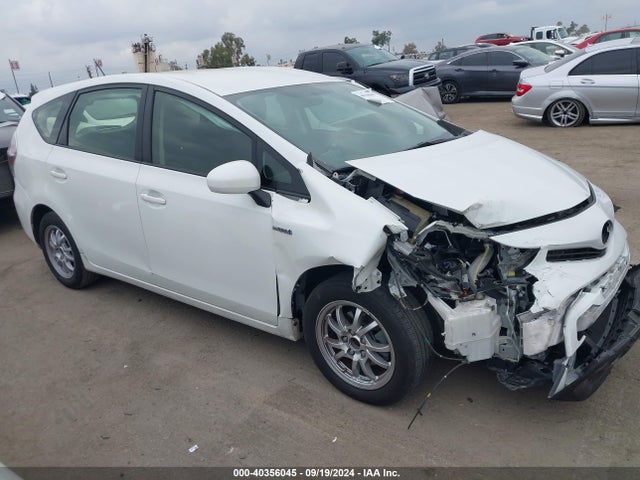 Toyota Prius V Two 2015 JTDZN3EU3FJ024821 Image 13