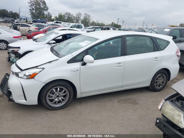 Toyota Prius V Two 2015 JTDZN3EU3FJ024821 Image 14