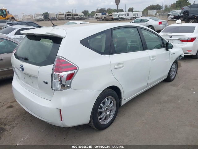 Toyota Prius V Two 2015 JTDZN3EU3FJ024821 Image 4