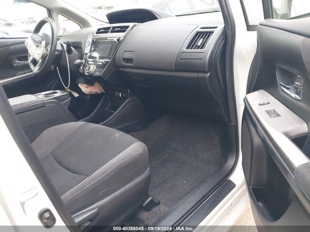 Toyota Prius V Two 2015 JTDZN3EU3FJ024821 Image 5