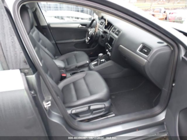 3VWDB7AJXHM235118 Volkswagen Jetta 1.4t Se