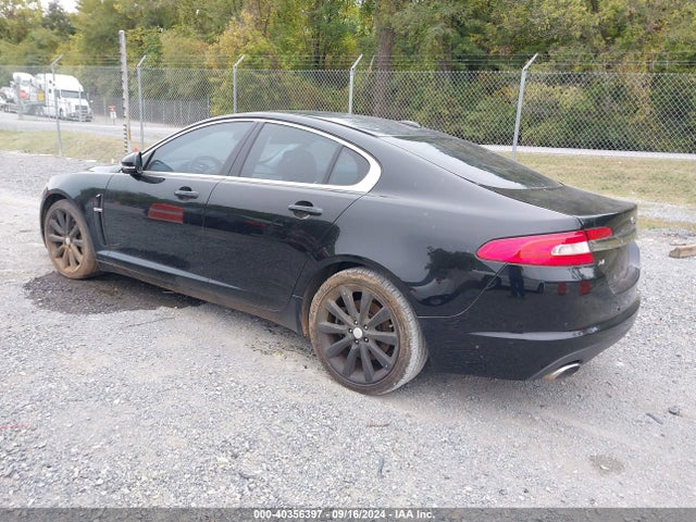 2010 JAGUAR XF SAJWA0GB7ALR76096 Photo 2