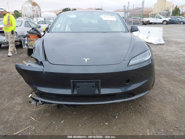 Tesla Model 3 Rear-wheel Drive 2024 5YJ3E1EA2RF725796 Image 12