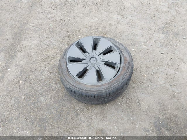 Tesla Model 3 Rear-wheel Drive 2024 5YJ3E1EA2RF725796 Image 11