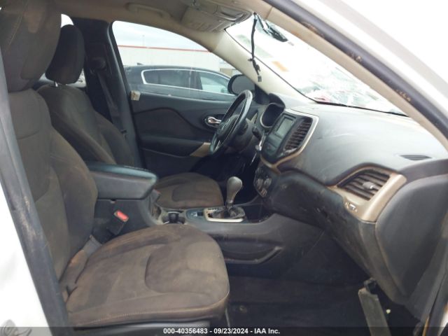 1C4PJLCB4HW602919 Jeep Cherokee Latitude Fwd