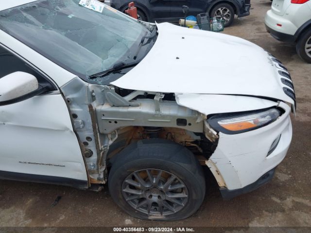 1C4PJLCB4HW602919 Jeep Cherokee Latitude Fwd