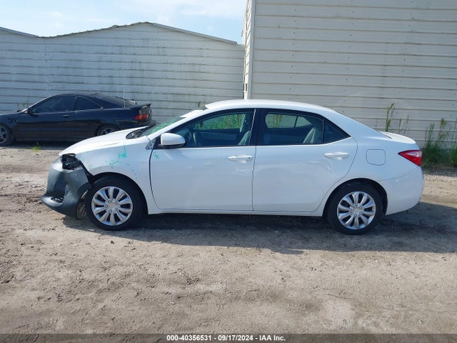 Toyota COROLLA LE 2018 5YFBURHE9JP807321 Image 15