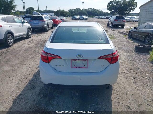 Toyota COROLLA LE 2018 5YFBURHE9JP807321 Image 17