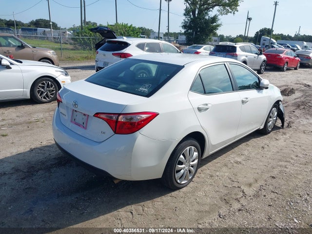 Toyota COROLLA LE 2018 5YFBURHE9JP807321 Image 4