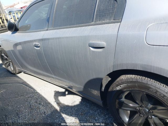 2C3CDXHG2JH176478 Dodge Charger Sxt Plus Rwd