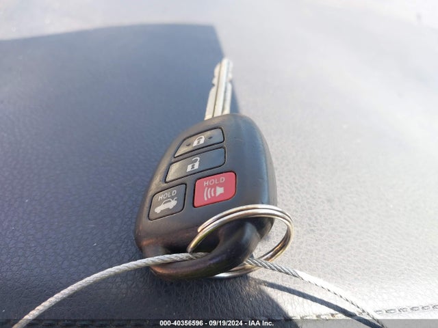 Toyota COROLLA LE 2016 5YFBURHE1GP549806 Image 11
