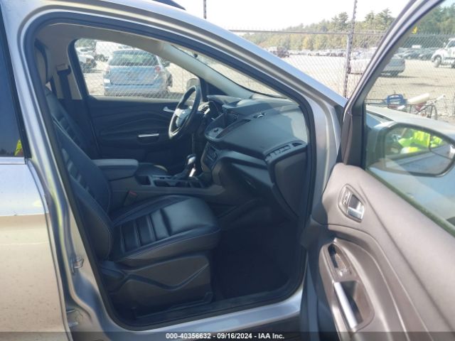 1FMCU9HD0KUA57061 Ford ESCAPE SEL