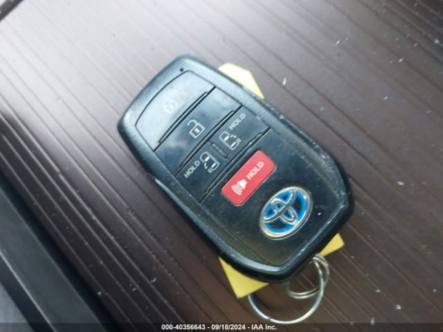 5TDKRKEC7MS059451 Toyota SIENNA LE