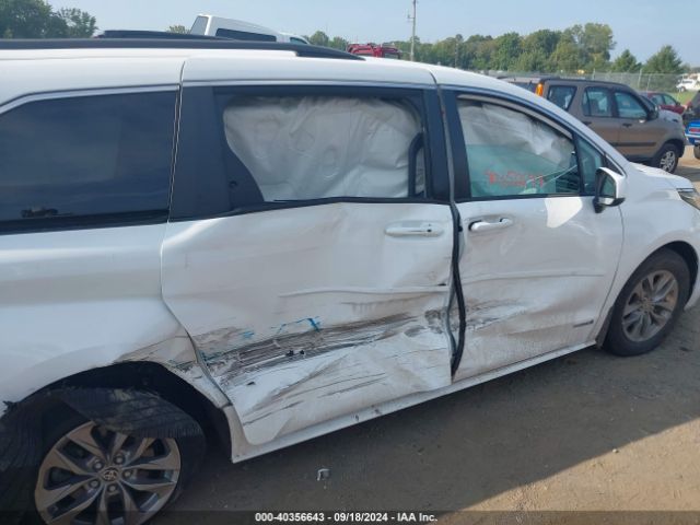 5TDKRKEC7MS059451 Toyota SIENNA LE