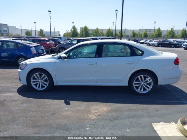 1VWLA7A35KC014521 Volkswagen Passat 2.0t Wolfsburg Edition