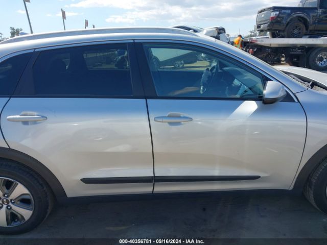 KNDCB3LC2L5438850 KIA NIRO LX