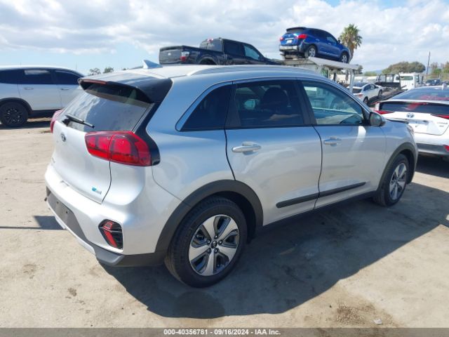 KNDCB3LC2L5438850 KIA NIRO LX