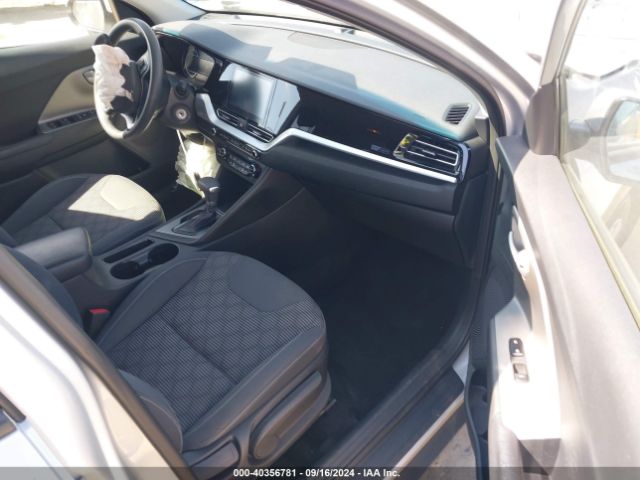 KNDCB3LC2L5438850 KIA NIRO LX