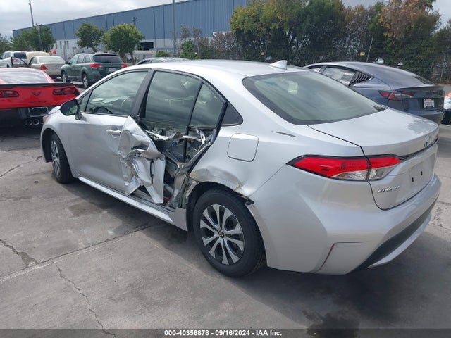 Toyota Corolla Hybrid Le 2022 JTDEAMDE2NJ043904 Image 3