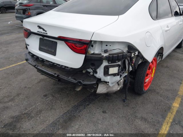 2022 JAGUAR XF SAJBG4FX0NCY90961 Photo 5