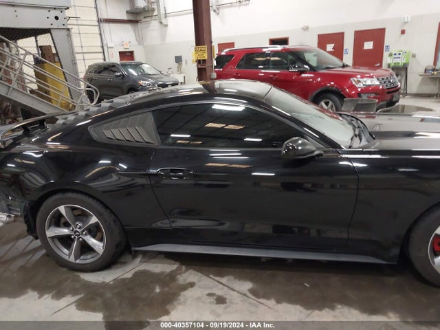 Ford Mustang V6 2016 1FA6P8AM6G5216010 Image 13
