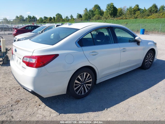 4S3BNAF62J3022755 Subaru Legacy Premium
