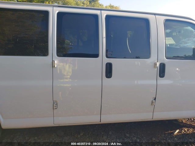 1GAZGZFG2F1279152 Chevrolet Express 3500 Ls
