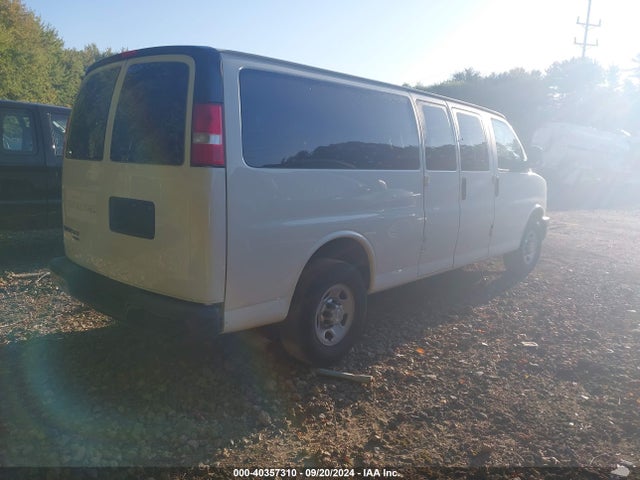1GAZGZFG2F1279152 Chevrolet Express 3500 Ls