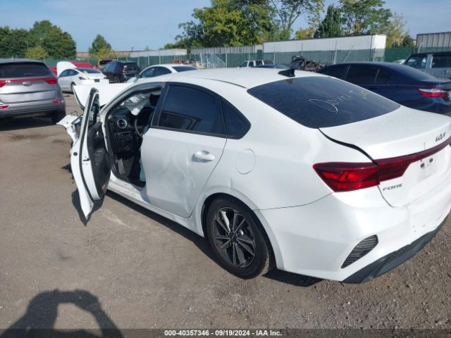 3KPF24AD1PE571740 KIA Forte Lxs