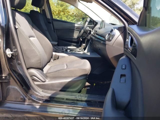3MZBM1U78FM210262 Mazda Mazda3 I Sport