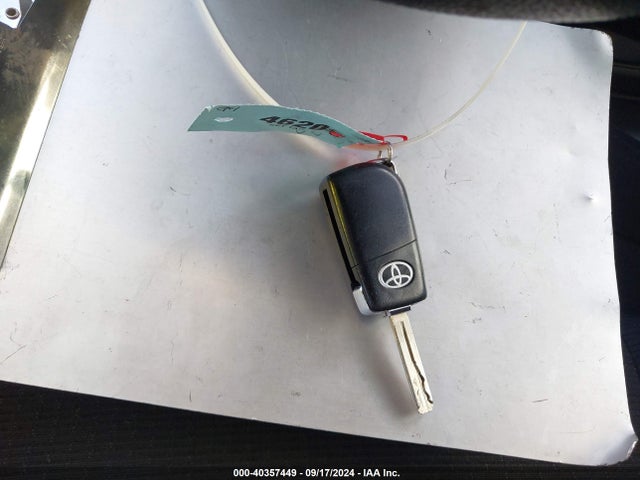 Toyota C-HR LE 2019 JTNKHMBX6K1037677 Image 11