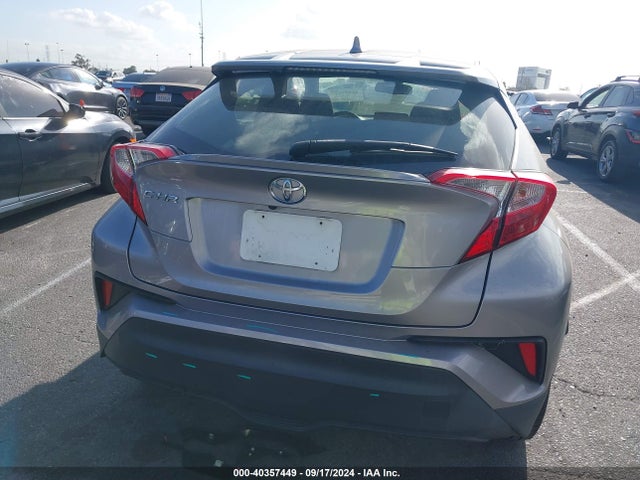Toyota C-HR LE 2019 JTNKHMBX6K1037677 Image 17