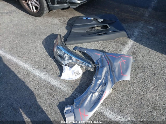 Toyota C-HR LE 2019 JTNKHMBX6K1037677 Image 18