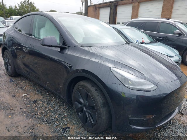 2024 TESLA MODEL Y 7SAYGAEE4RF157380 Photo 0