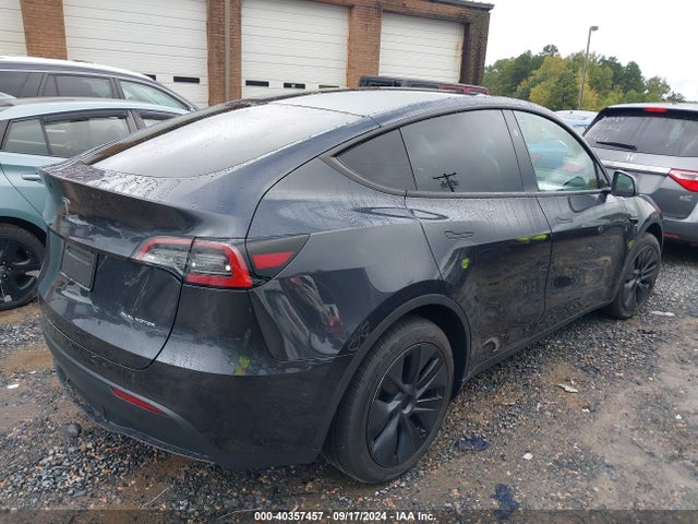 2024 TESLA MODEL Y 7SAYGAEE4RF157380 Photo 3