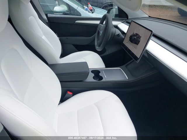 2024 TESLA MODEL Y 7SAYGAEE4RF157380 Photo 4